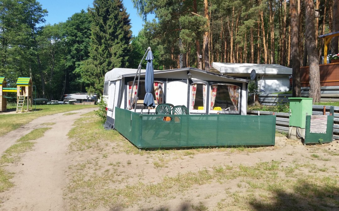 This and three other caravans can be rented, © Diana Erdmann
