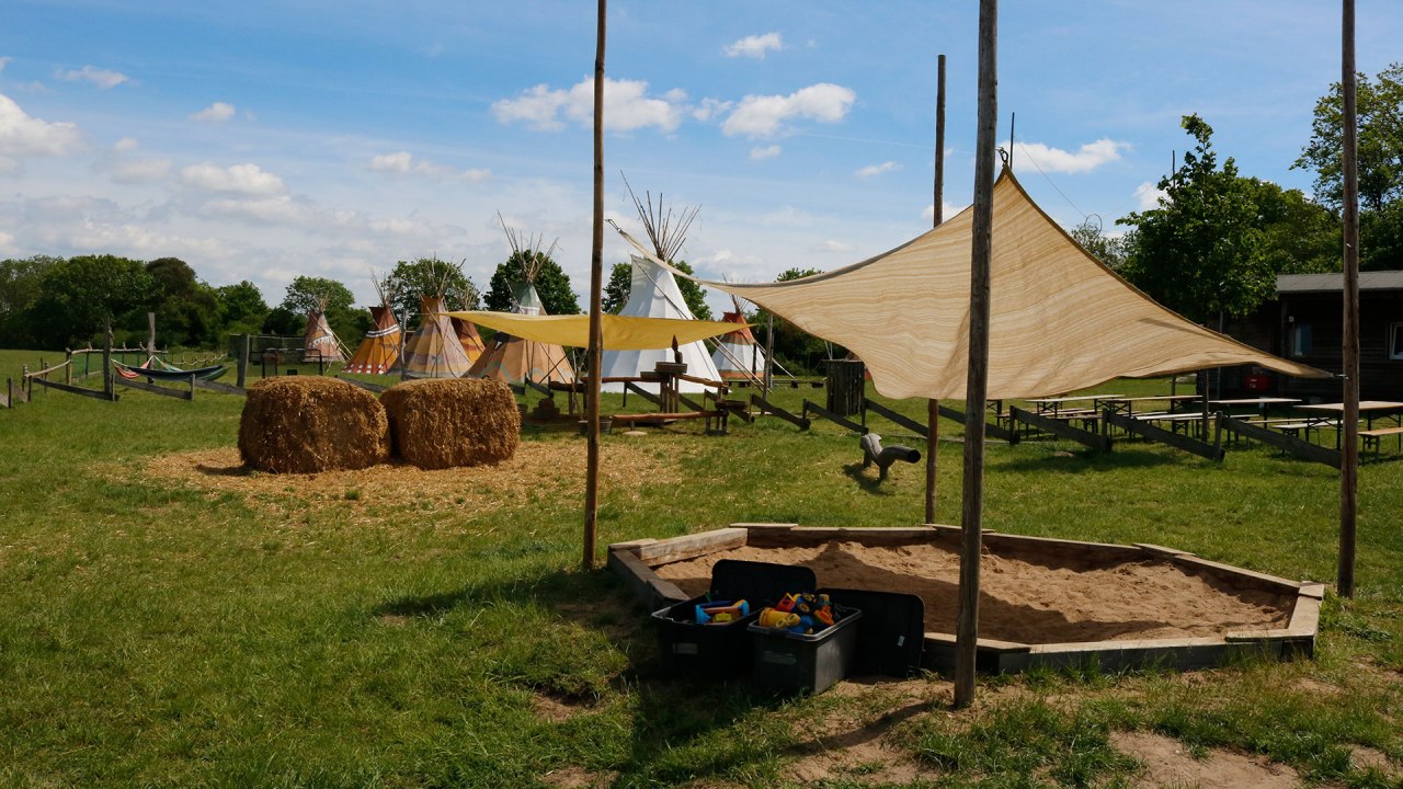 Playground, &copy; Klax