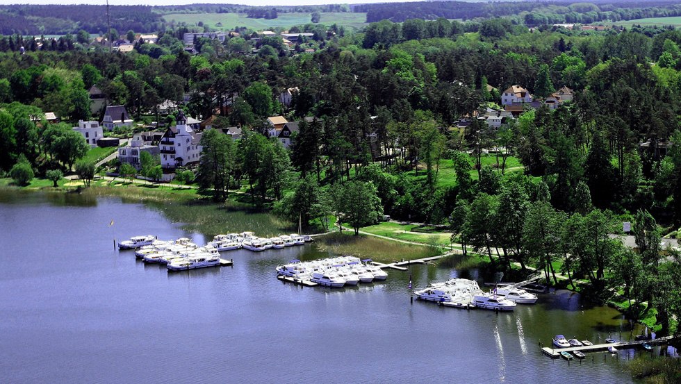 Van de vertrekhaven Fürstenberg/Havel naar het Mecklenburgse merengebied, © Le Boat