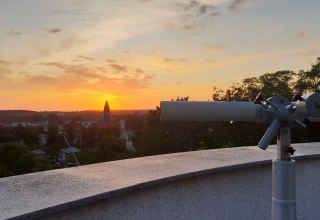 &copy; Dr. Michael Danielides