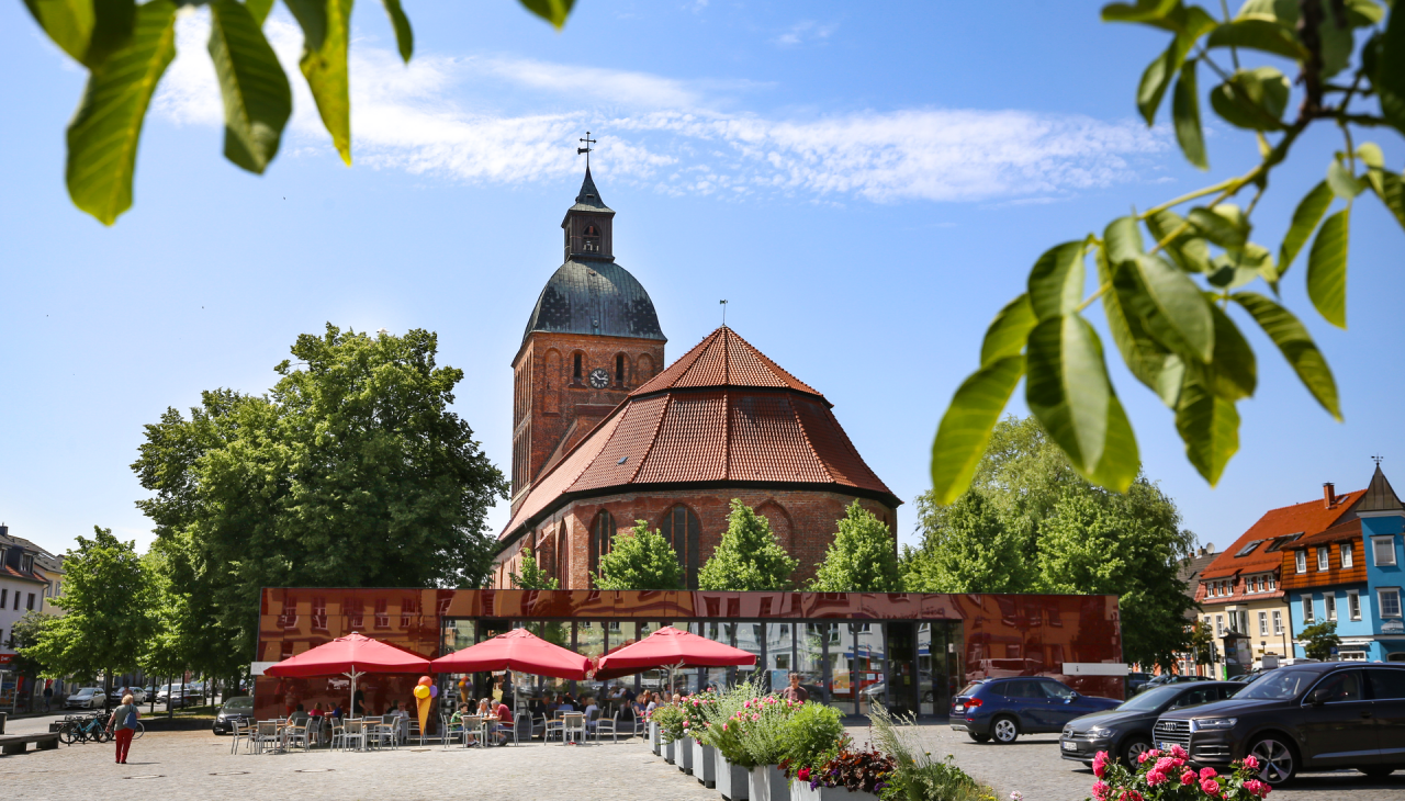 Ribnitz-Damgarten market with St. Mary's Church, © TMV/Gohlke Ribnitz-Damgarten market with St. Mary's Church, © TMV/Gohlke