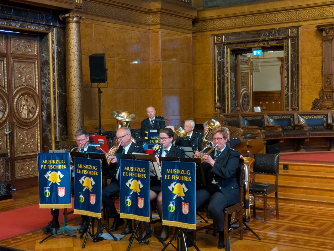 &copy; PXL_20250514_075923560.jpg