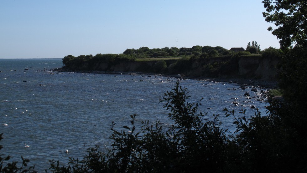 Uderzające klify r&oacute;wnież nadają Oie nazwę "Helgoland Morza Bałtyckiego" // &copy; MV-T