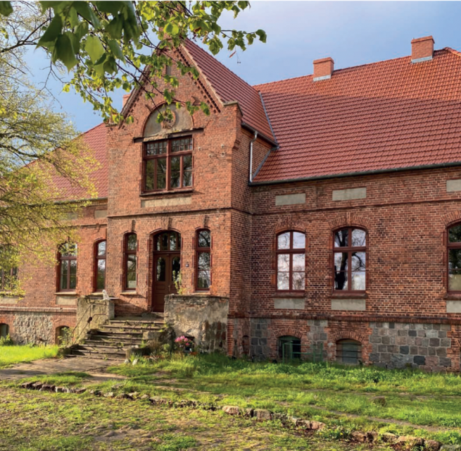 &copy; Hollensteiner