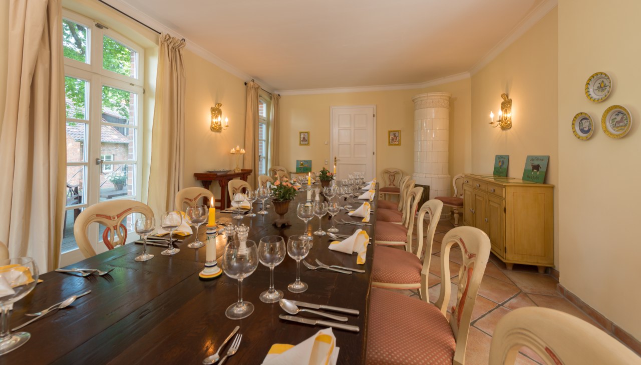 Eetkamer in het landhuis Settin, &copy; Resort Gut Settin