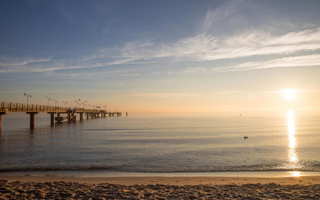 De pier in de kustplaats aan de Oostzee Göhren - bijzonder indrukwekkend bij zonsopgang, © KV Göhren / Stöver
