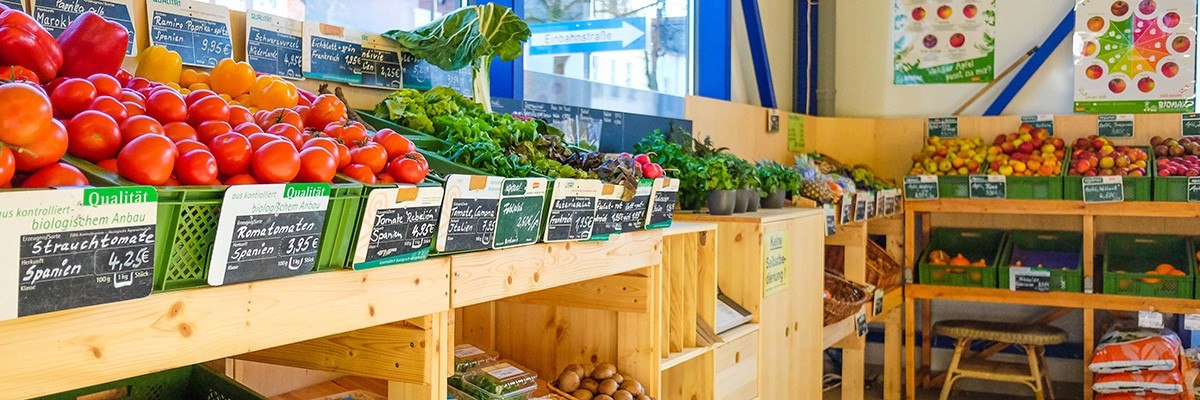 Cutout fruit & vegetables department, all the freshness of the region together with a fruit & vegetables from around the world. // &copy; Martin Wittmann, freedesign.de