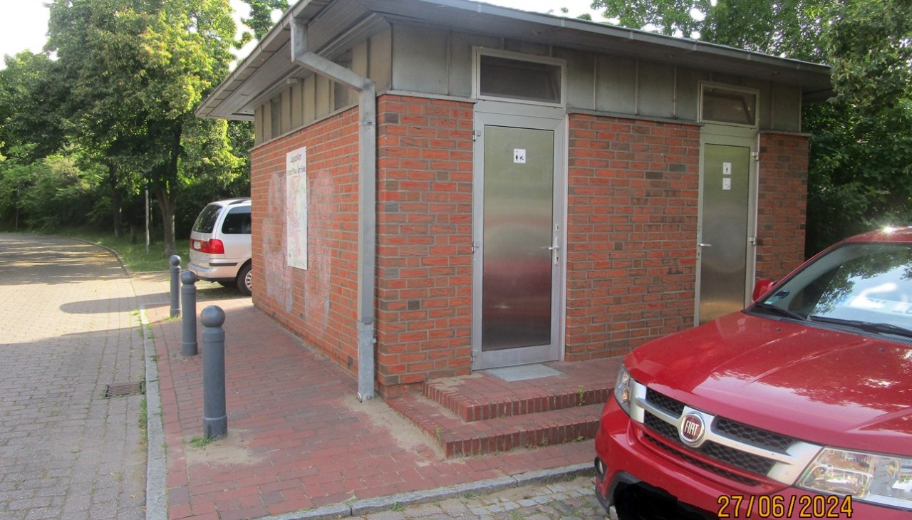 Toaleta publiczna An der Metow, © Jonas Kuverwaltung Toaleta publiczna An der Metow, © Jonas Kuverwaltung