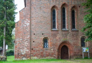the lower part of the gable end, &copy; Frank Burger