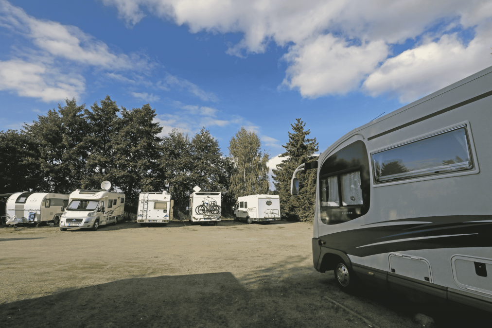 Caravans op het veld, &copy; TMV/Gohlke