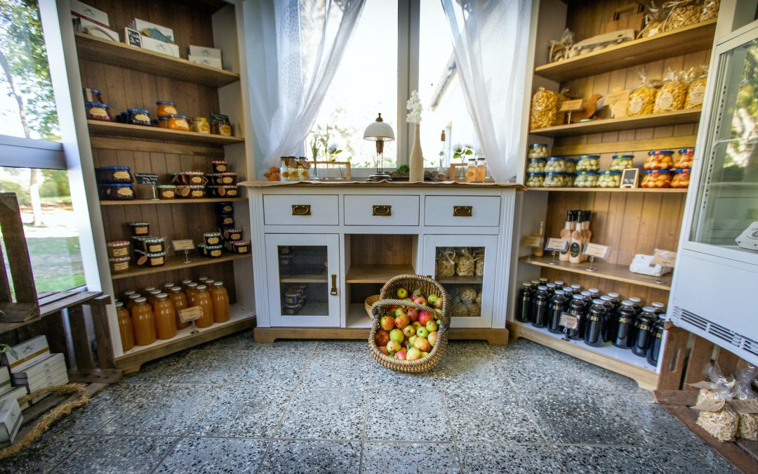 Farm store with regional products, © Florian Foest