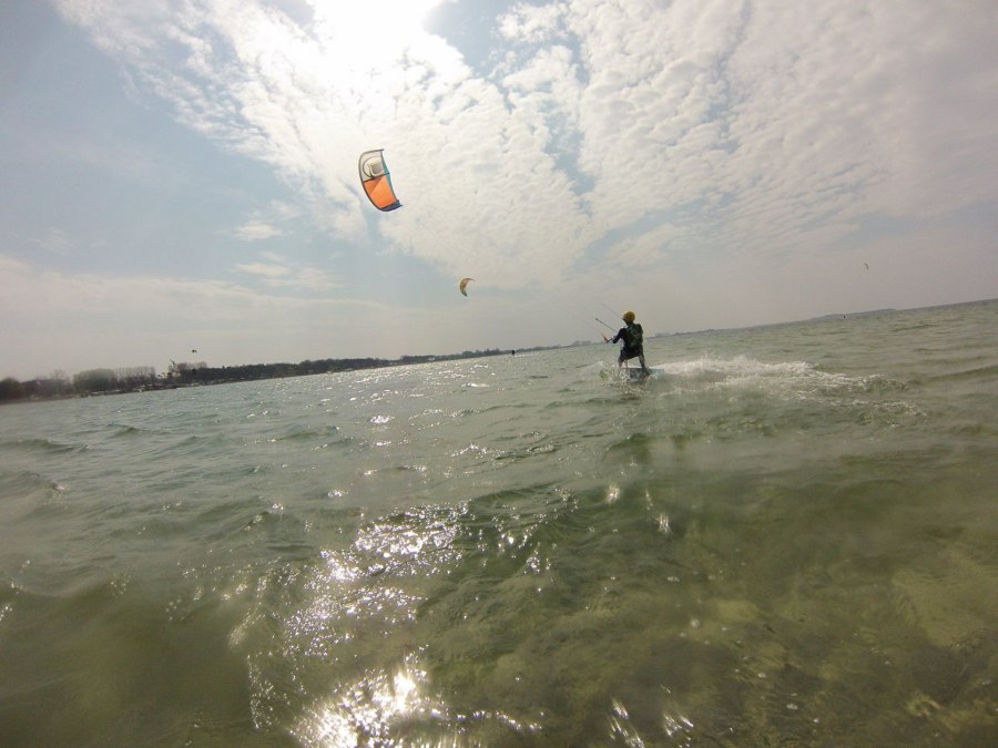 Glijden over het water - een ongelooflijk gevoel, © Kitesurfschule Pepelow