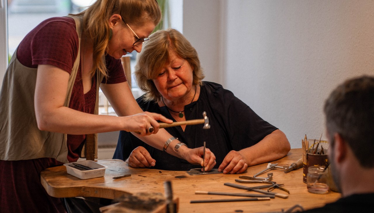 Workshop goudsmeden: Probeer dit prachtige ambacht en maak je eigen sieraad., © Jessica Bröckl Workshop goudsmeden: Probeer dit prachtige ambacht en maak je eigen sieraad., © Jessica Bröckl
