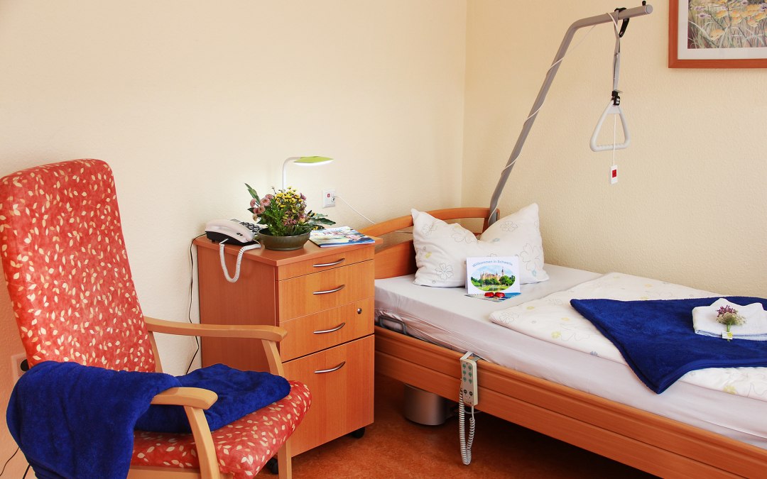 Kamer met zorgbed, © Netzwerk für Menschen