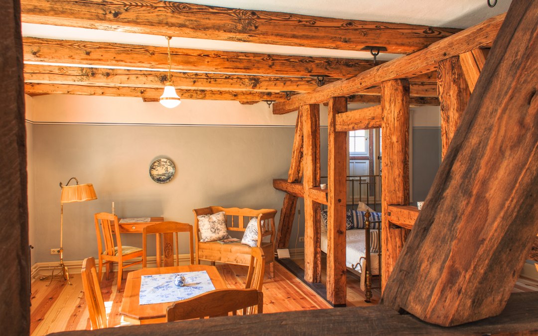 Woonkamer van de Friese flat in het onderstaande landhuis, © DOMUSImages