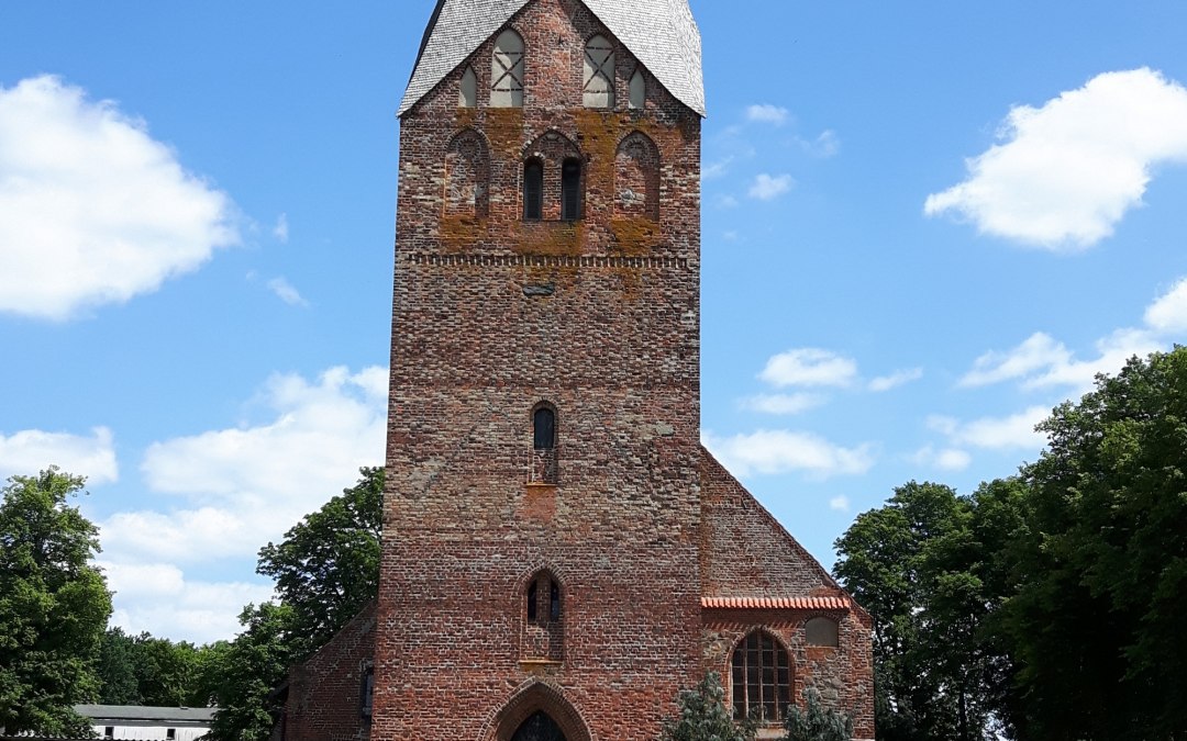 Het is de moeite waard om een kijkje te nemen in de kerk in Wusterhusen. Je kunt de sleutel krijgen bij de pastorie., © tvv-michaelis