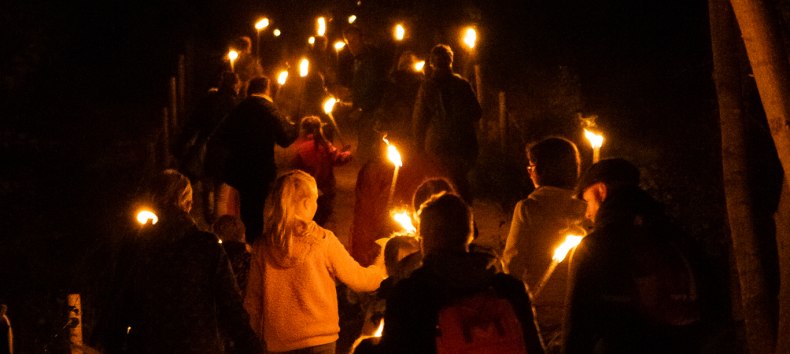 Odkryj magię Morza Bałtyckiego przy świetle pochodni!, © Tourismus- und Kur GmbH Graal-Müritz Odkryj magię Morza Bałtyckiego przy świetle pochodni!, © Tourismus- und Kur GmbH Graal-Müritz