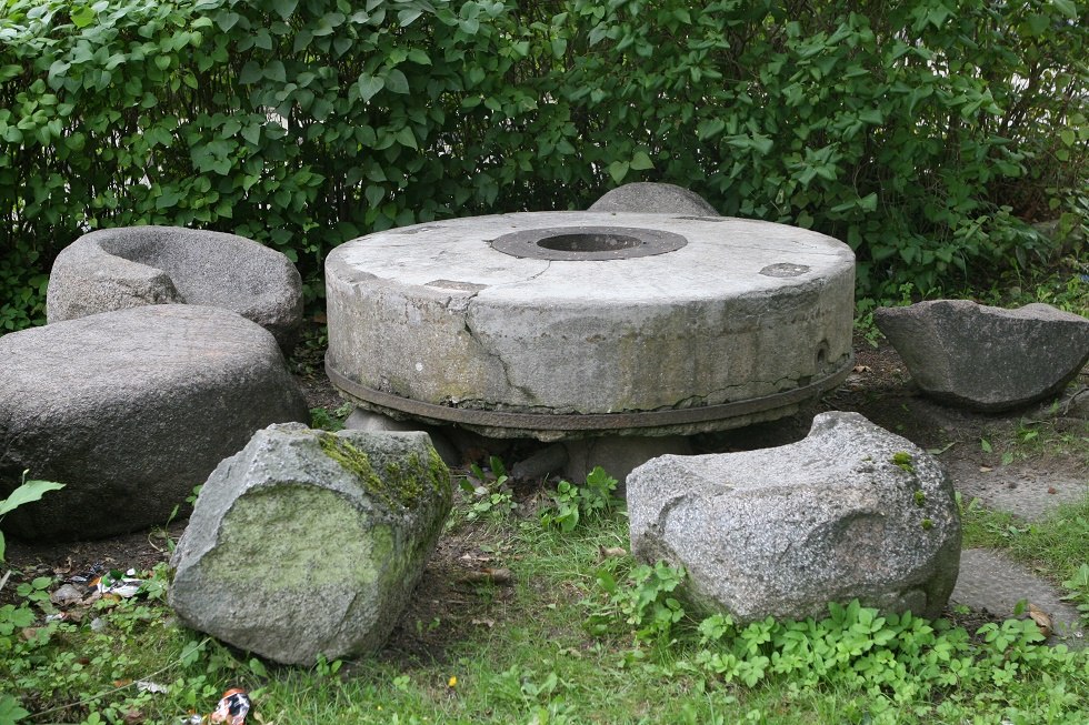Kamienie młyńskie i żarna z dawnych czasów, © Sabrina Wittkopf-Schade