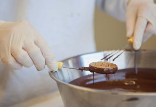 Stralsunder Marzipan - klassisch in Handarbeit gefertigt // © Stefan Müller Stralsunder Marzipan - klassisch in Handarbeit gefertigt // © Stefan Müller