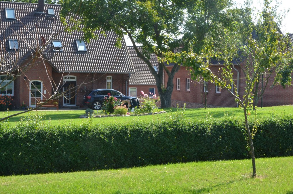 Tuinzicht met beide huizen, © Falkenberg