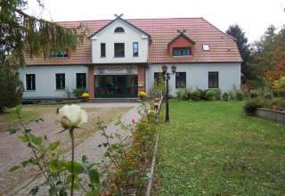 Herrenhaus Friedrichshof - Hofseite // © Herrenhaus Friedrichshof Herrenhaus Friedrichshof - Hofseite // © Herrenhaus Friedrichshof