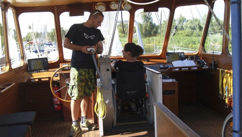 Accessibility on board of the Rollisegeler // © Zerum Accessibility on board of the Rollisegeler // © Zerum