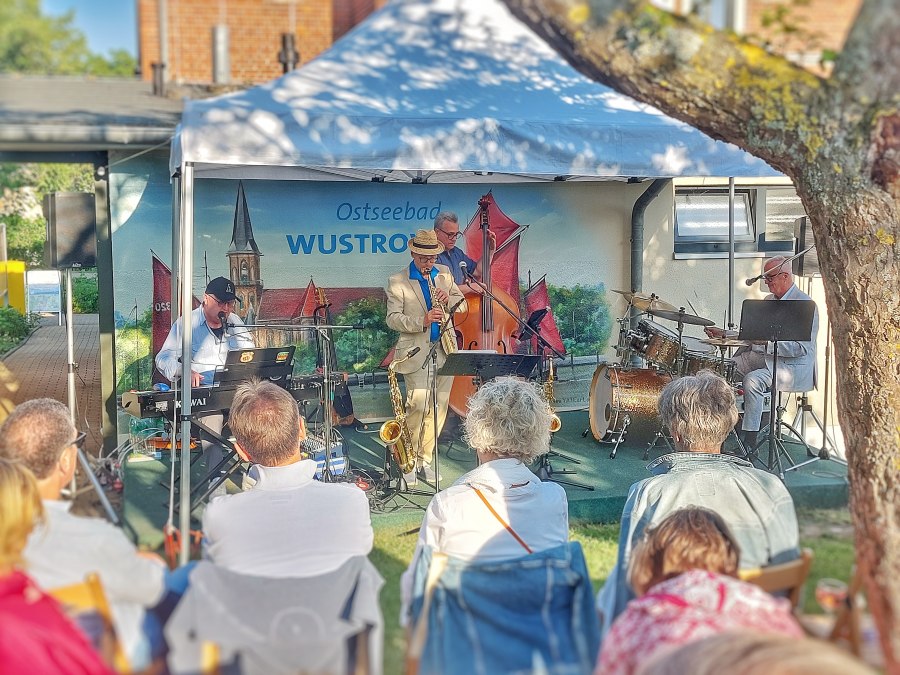 SwingingBlue_Foto_Kevin Schiemann_20240601_191018-01, © Kevin Schiemann / KVW Wustrow