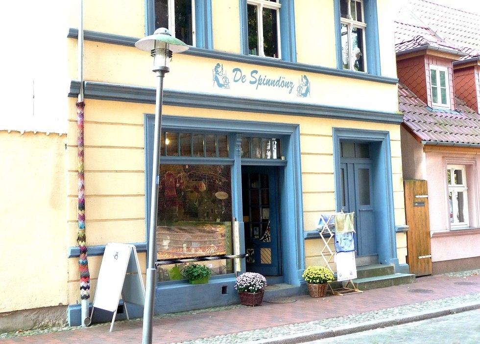 Buitenaanzicht van de winkel // &copy; Sabrina Wittkopf-Schade
