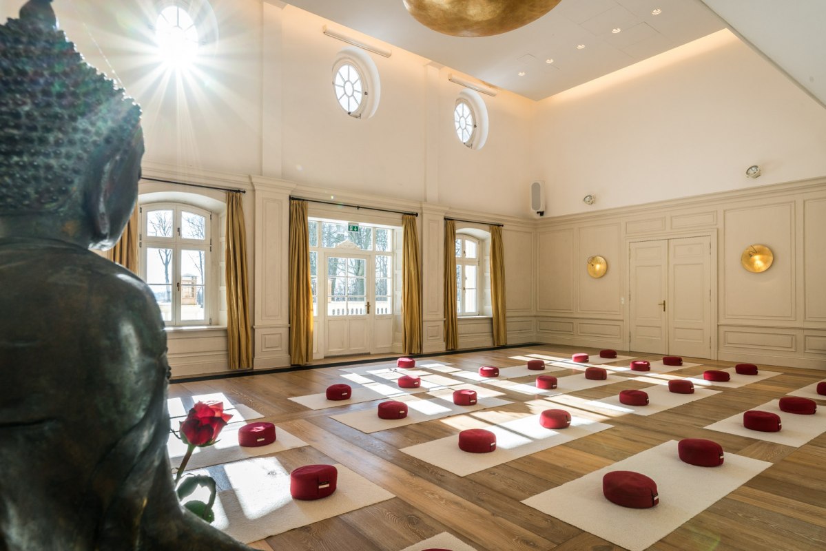 Wielka Sala - serce domu do medytacji i pracy wewnętrznej. // © Kloster Gut Saunstorf Wielka Sala - serce domu do medytacji i pracy wewnętrznej. // © Kloster Gut Saunstorf