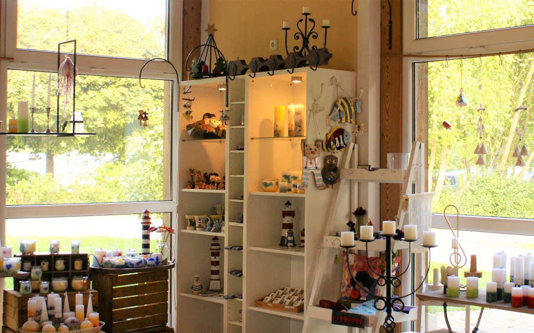 Wax workshop with candles and artworks of regional craftsmen, © Ferienpark Seehof