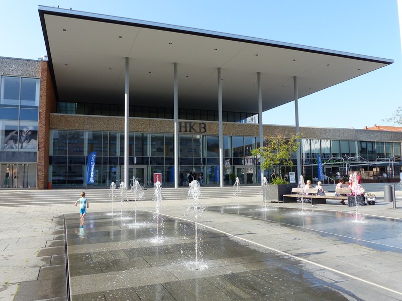 Het VVV-kantoor bevindt zich in de HKB op het marktplein in het centrum van Neubrandenburg., © VZN