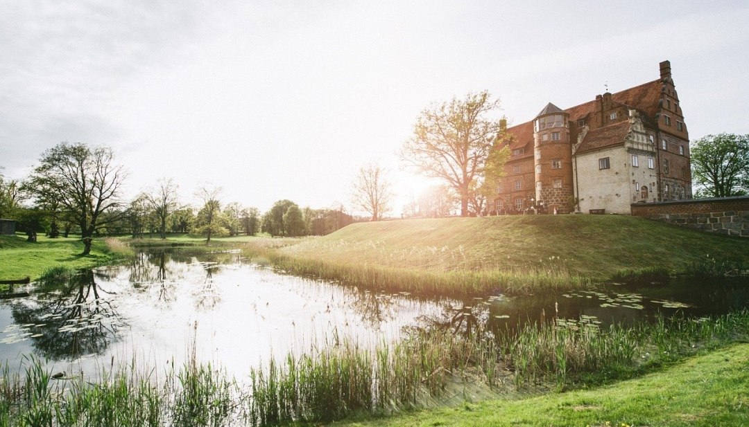 Ulrichshusen Castle: The Heart of the Mecklenburg-Vorpommern Festival Beats Here // &copy; Ulrichshusen/Steffen Stilpirat B&ouml;ttcher