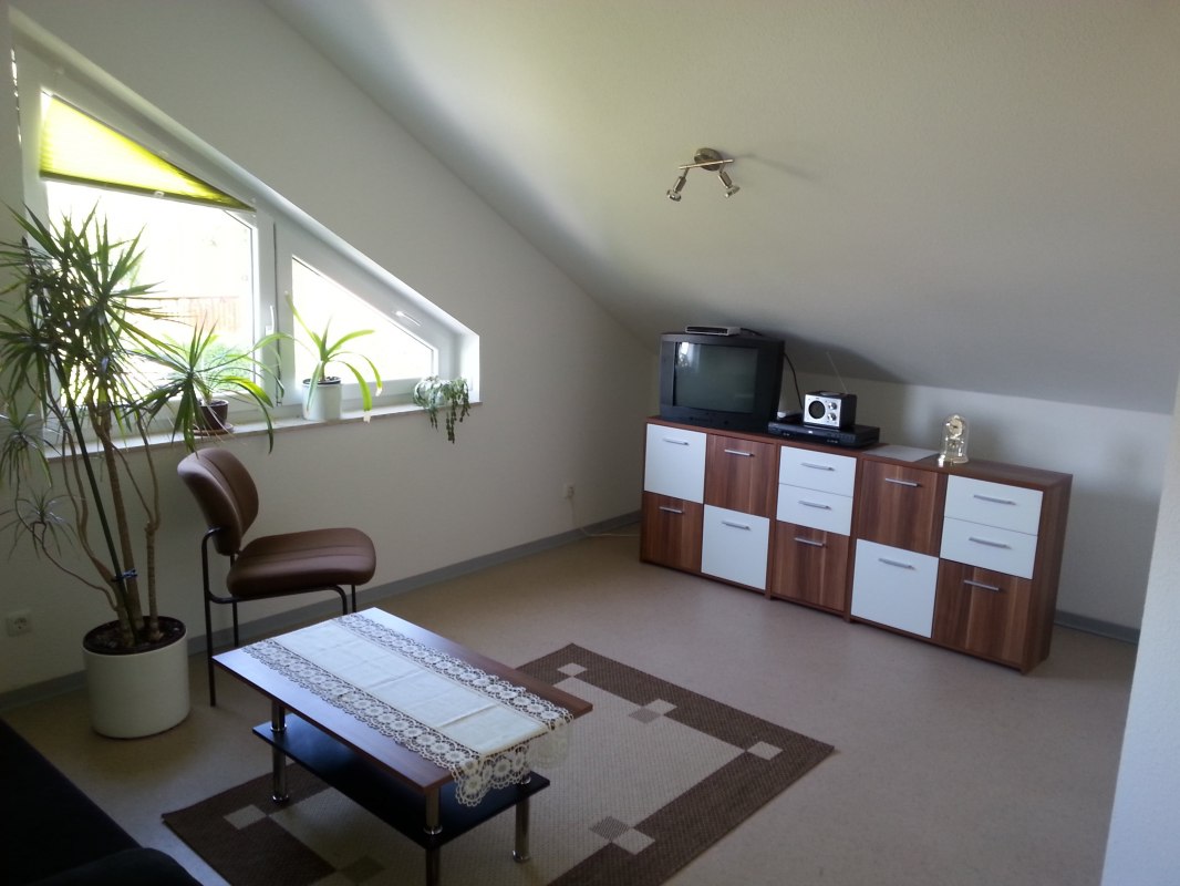 Vakantiewoning op de bovenverdieping Douche, grill, fornuis, koffiezetapparaat, magnetron, waterkoker, broodrooster etc. // &copy; Ferienwohnung Obergeschoss