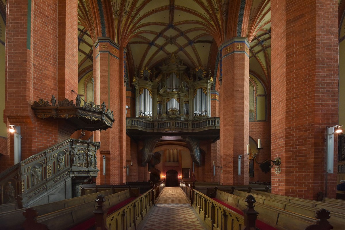 Widok wnętrza kościoła parafialnego St Mary's // © Helga Möbius Widok wnętrza kościoła parafialnego St Mary's // © Helga Möbius