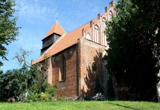 Au&szlig;enansicht der Kirche // &copy; Sabrina Wittkopf-Schade