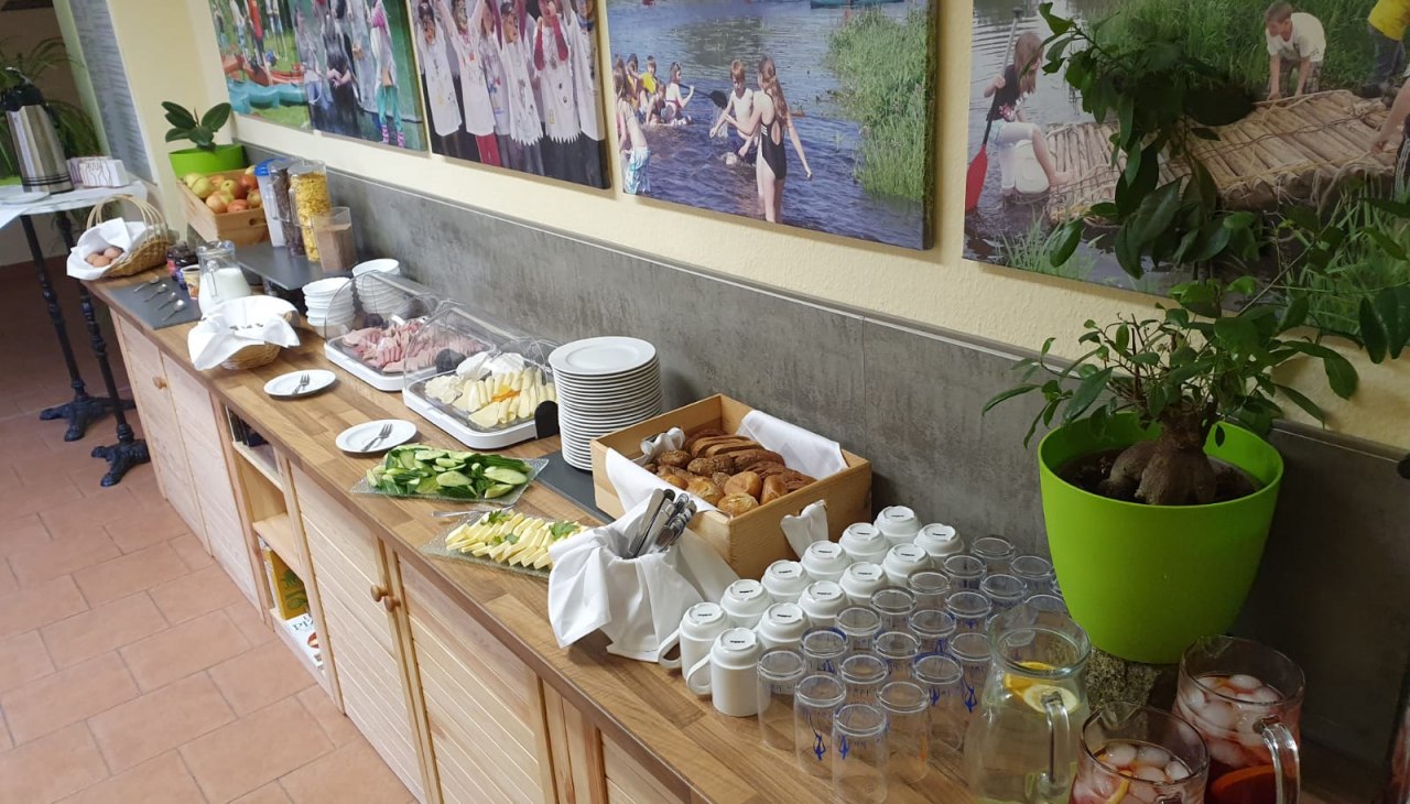Ontbijtbuffet, &copy; Jugendg&auml;stehaus "Graureiher"