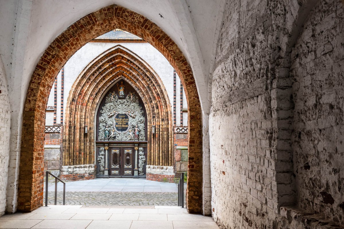 Nikolaikerk westportaal, &copy; TMV/Tiemann