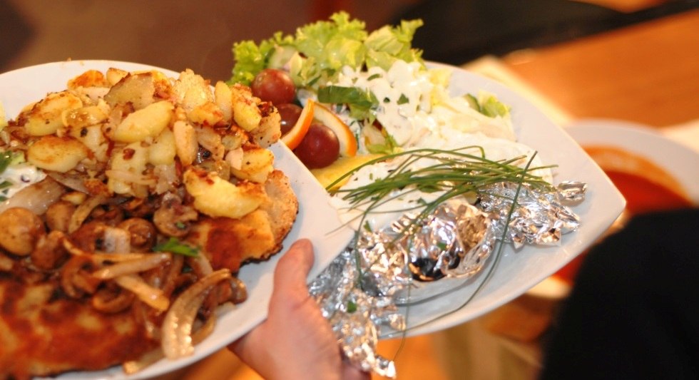 ZEPPELIN XXXL-Restaurant & Cafe dining, © ZEPPELIN XXXL-Restaurant ZEPPELIN XXXL-Restaurant & Cafe dining, © ZEPPELIN XXXL-Restaurant