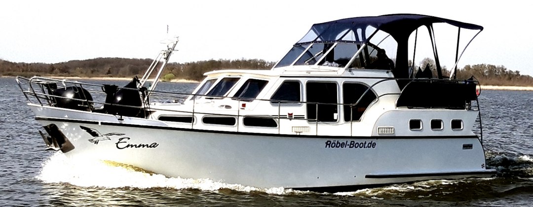 Motor yacht Emma in Rechlin, © Röbel-Boot Motor yacht Emma in Rechlin, © Röbel-Boot
