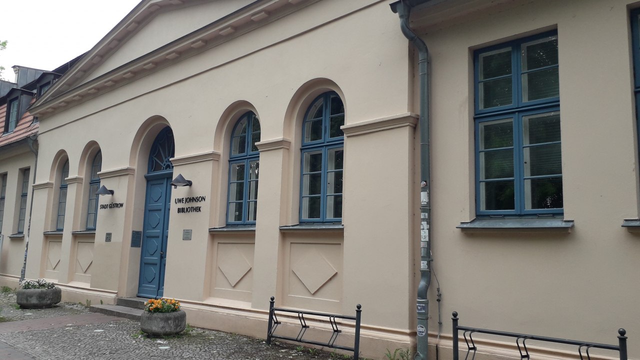 &copy; G&uuml;strow-Information