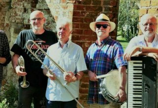 © Dr. Jazz Ambulance © Dr. Jazz Ambulance