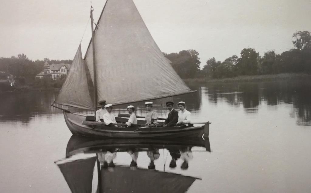 FotoalbumOttoSegelboot, © Stadtgeschichtliches Museum Waren FotoalbumOttoSegelboot, © Stadtgeschichtliches Museum Waren