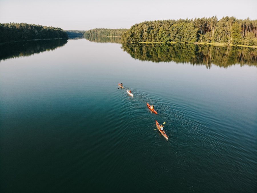 Szerokość. Woda. Natura - Wycieczka kajakiem po Pojezierzu Meklemburskim, © Eike Otto