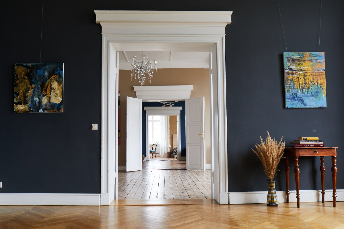 Dubbele deuren en visuele assen in het landhuis van Pohnstorf // &copy; Gut Pohnstorf