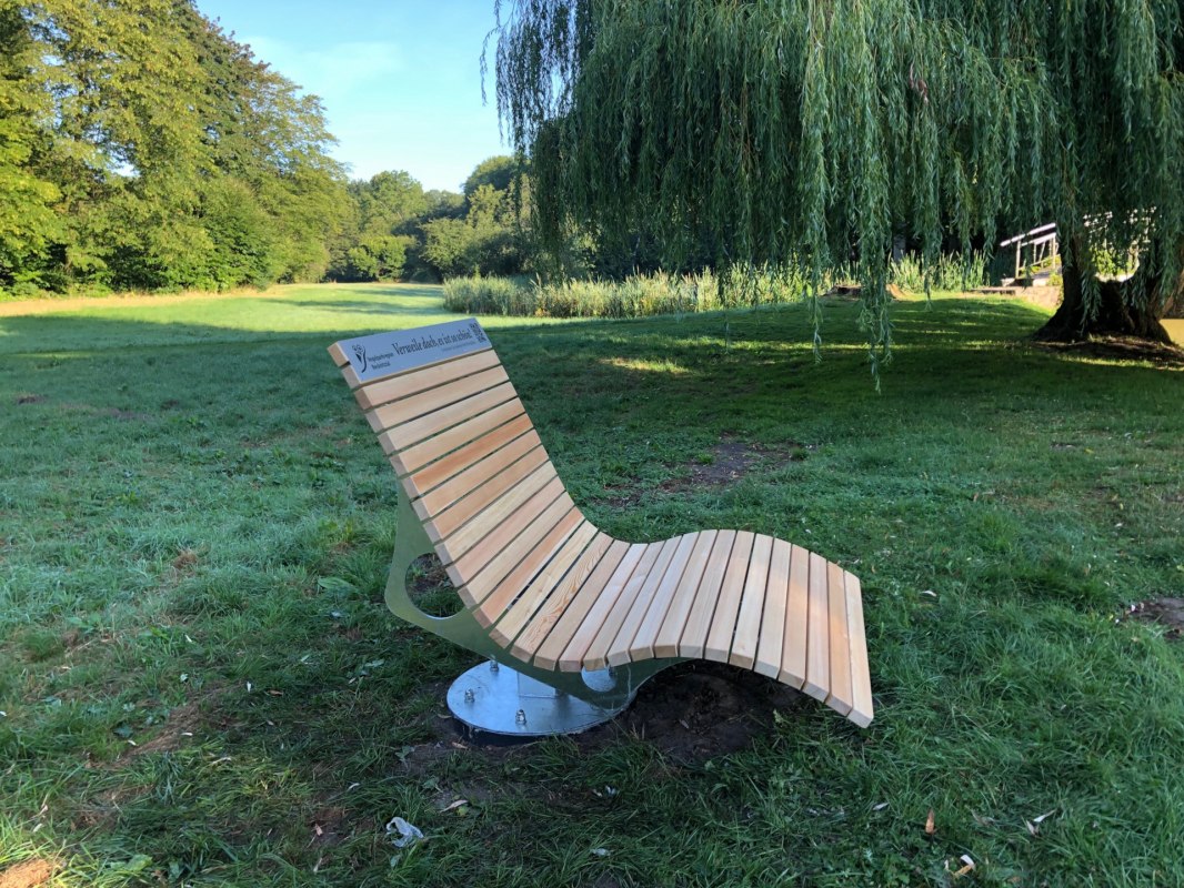 Ligstoel in Semlow Castle Park // © Andreas Dietzel Ligstoel in Semlow Castle Park // © Andreas Dietzel