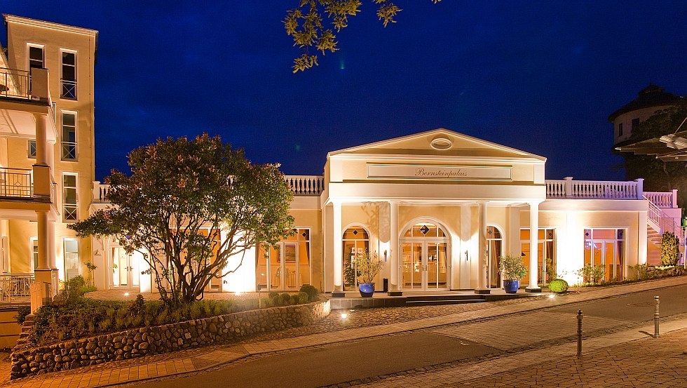 Avondsfeer in het Vju Hotel R&uuml;gen, &copy; Vju Hotel R&uuml;gen