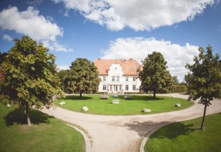 Buitenaanzicht van Landgoed Klein Nienhagen, © Gut Klein Nienhagen / Anne Karsten