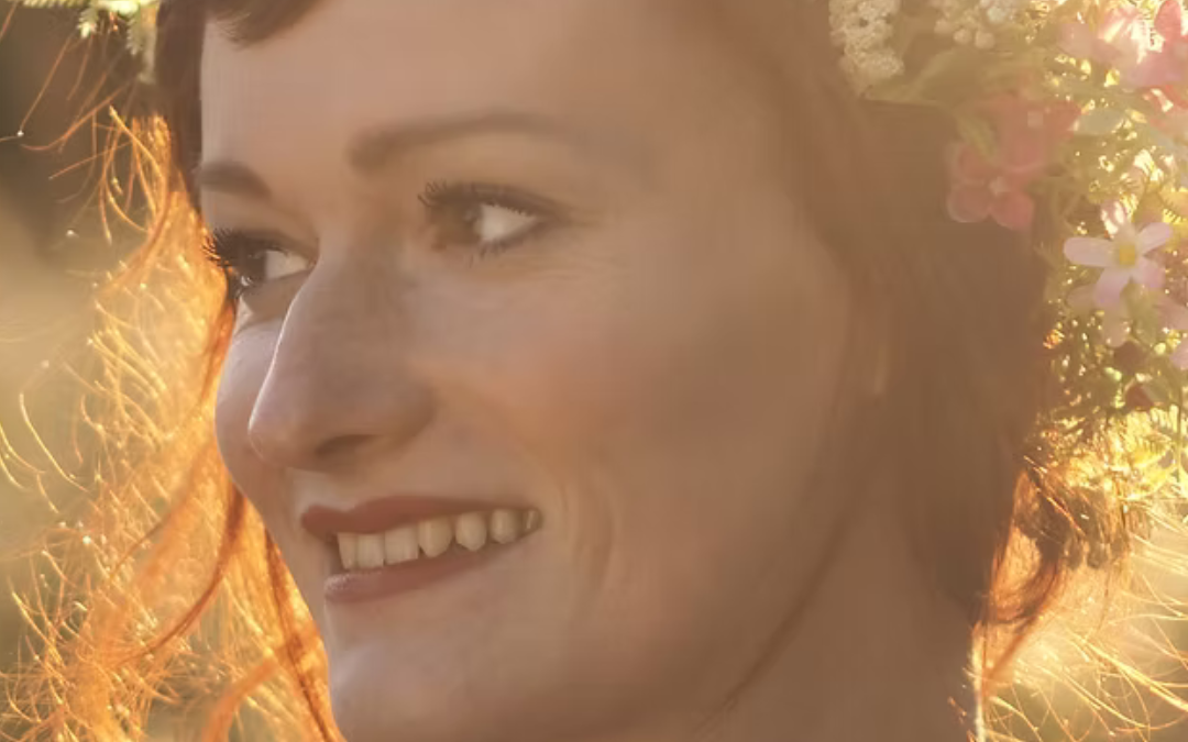 Haarkrans gemaakt van duurzame bloemen, © Marie Chiari