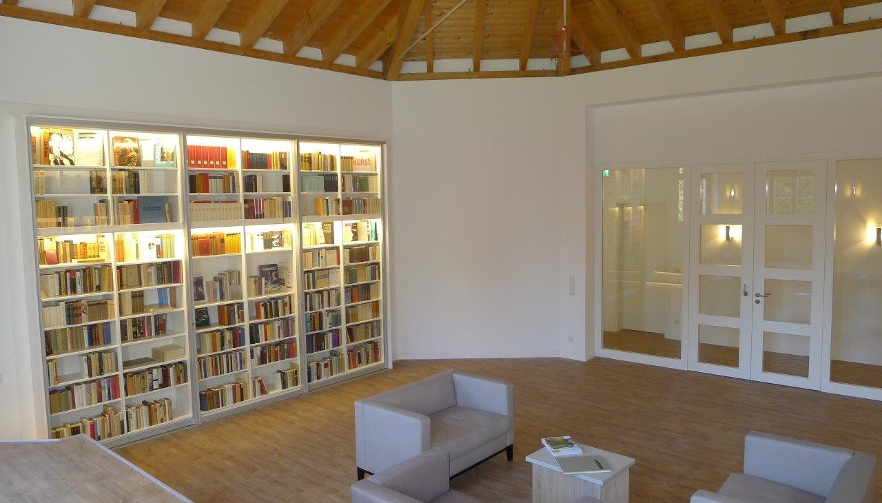 Spojrzenie na bibliotekę muzyczną, &copy; Schloss Schwiessel