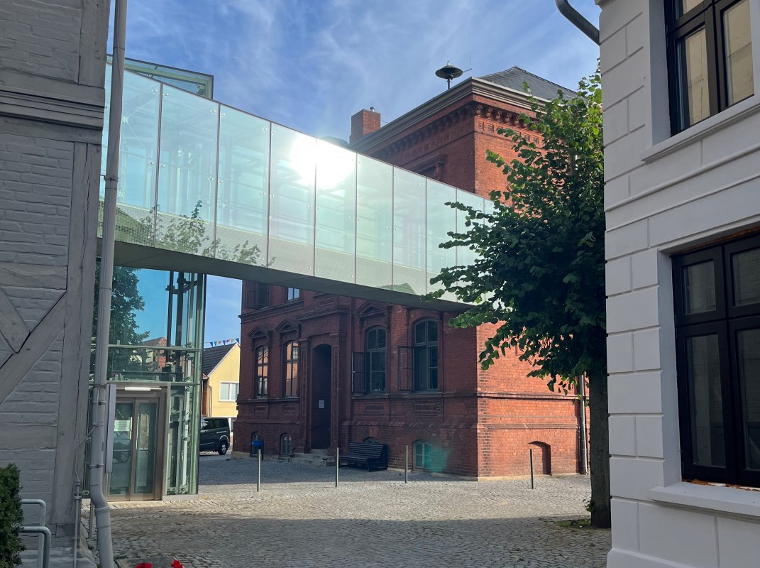 De glazen gang, © Kultur- und Sportring e.V. De glazen gang, © Kultur- und Sportring e.V.